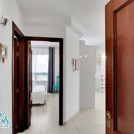 Casa vacanze Hibiscus House, Charming 1-bed Flat Located 300 M From The Beach Corralejo
